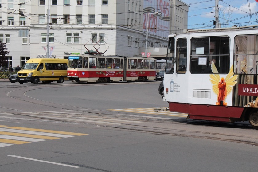 «Калининград-Гор-Транс» пытается отсудить у автомобилистов деньги за простой трамваев