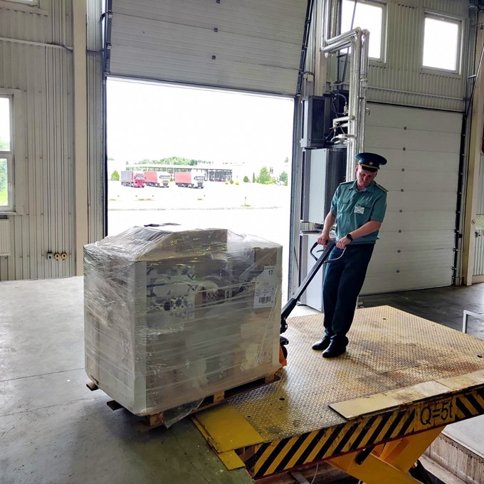 Таможенники из Калининградской области передали для нужд СВО 1,5 тонны польской плитки