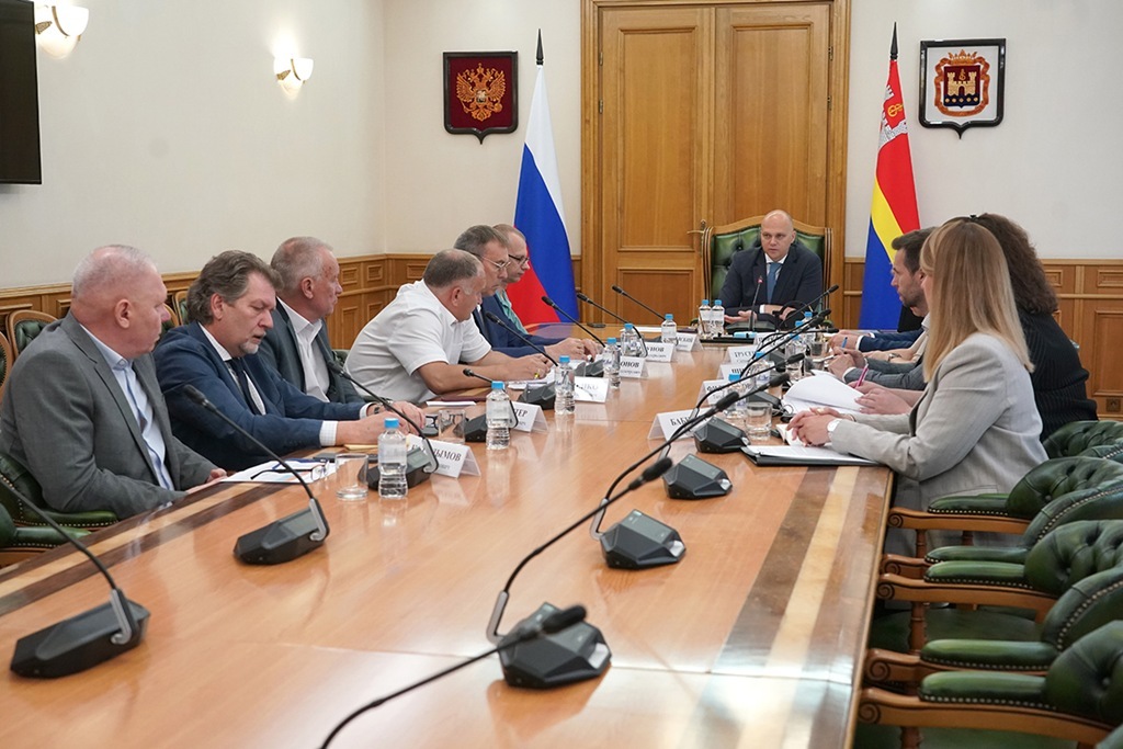 Беспрозванных выслушал чаяния представителей мебельной отрасли Калининградской области