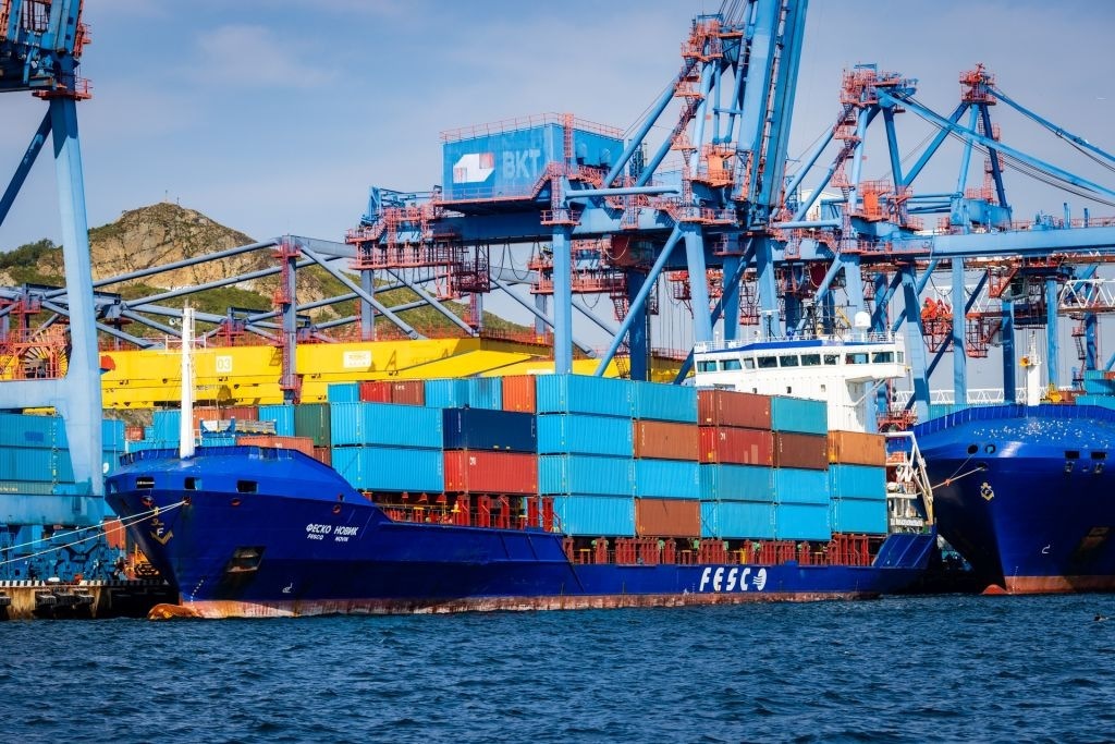 FESCO усилила морскую линию между Петербургом и Калининградом вторым контейнеровозом