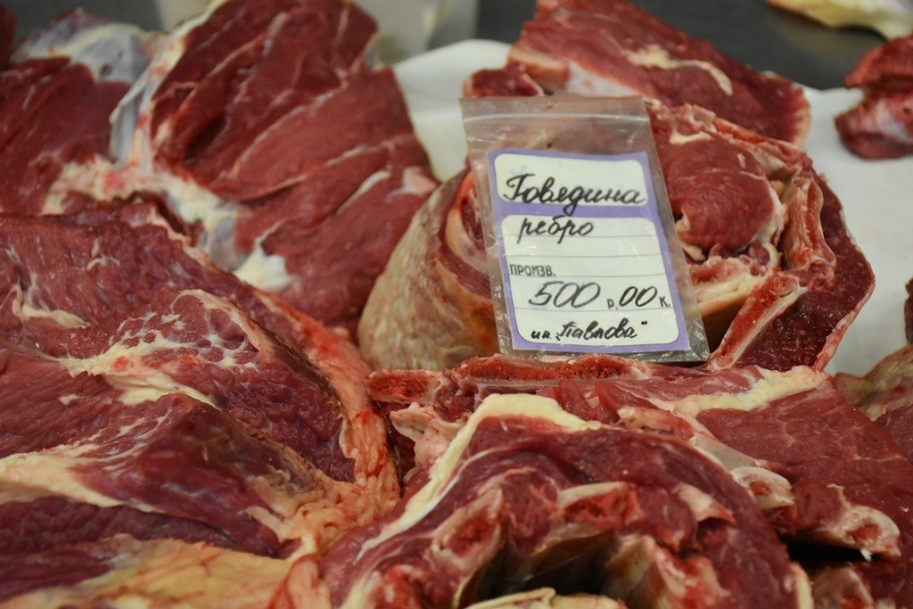 Калининградцы стали тратить больше в магазинах и общепите