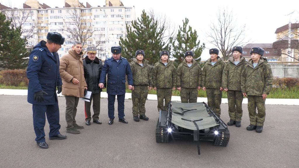 В Ставрополе ВДВ получили радиоуправляемую платформу для эвакуации раненых