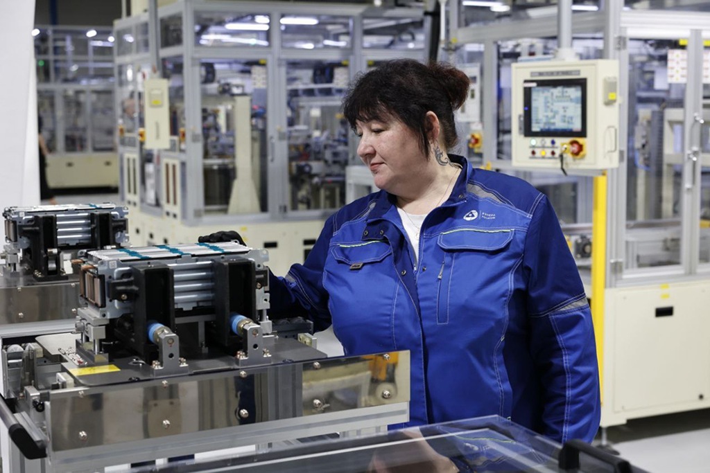 В Калининграде заработала первая в России гигафабрика автомобильных аккумуляторов