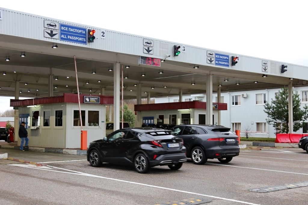 Калининградская таможня усилила пропускной пункт перед праздниками