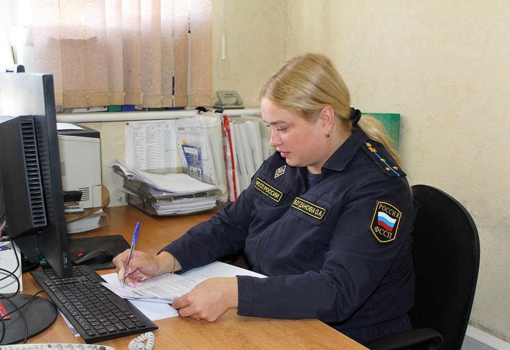 Арест имущества подвиг калининградку вернуть 4,5 млн долга