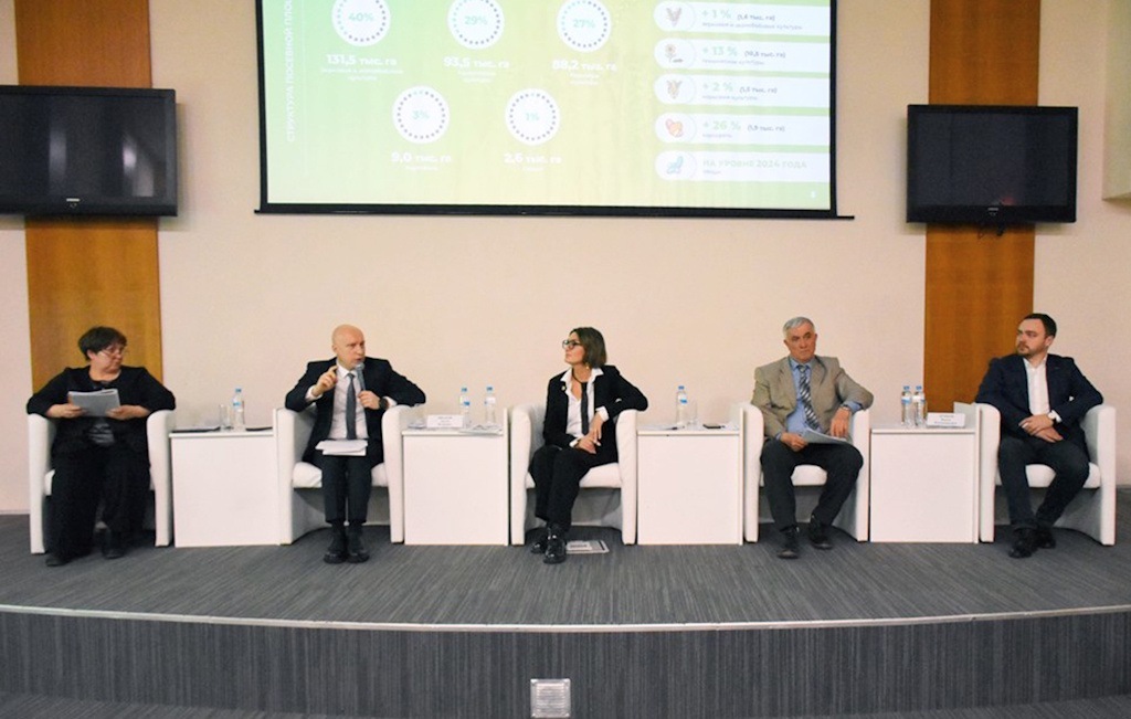 Калининградские аграрии готовятся к посевной: в 2026 году на поддержку растениеводства направят более 700 миллионов