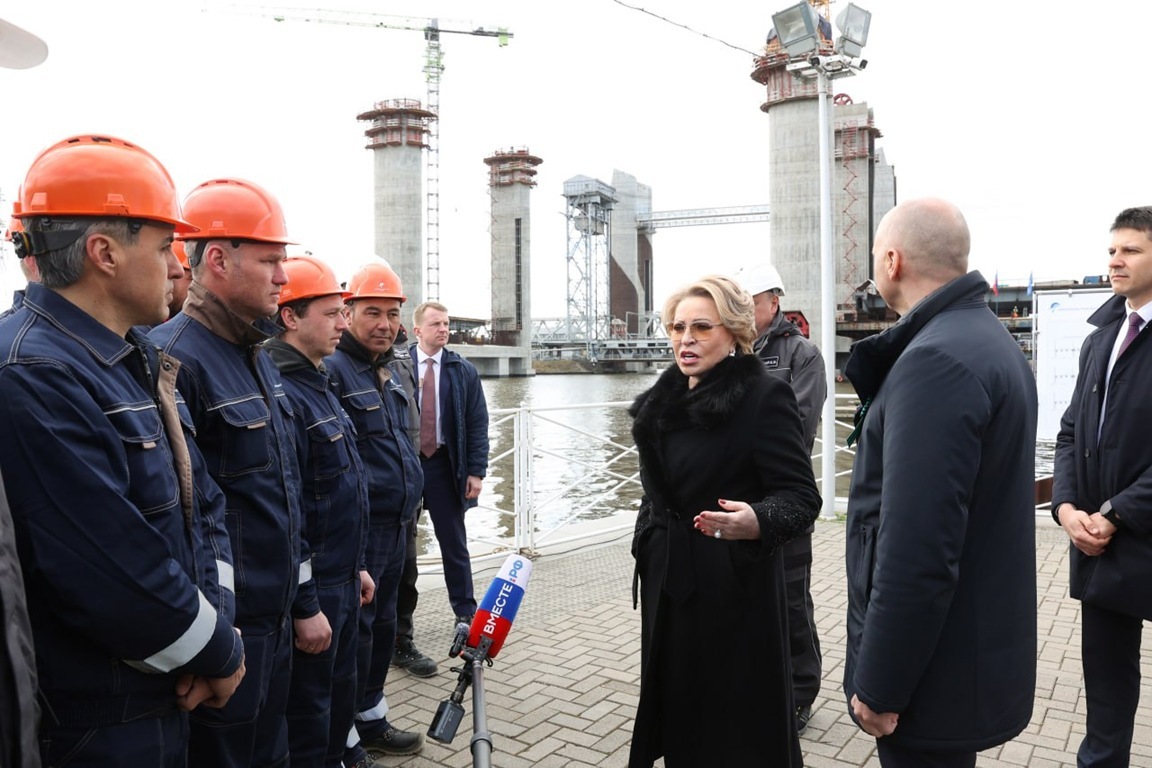 Матвиенко и Беспрозванных проверили ход строительства моста через Преголю в Калининграде